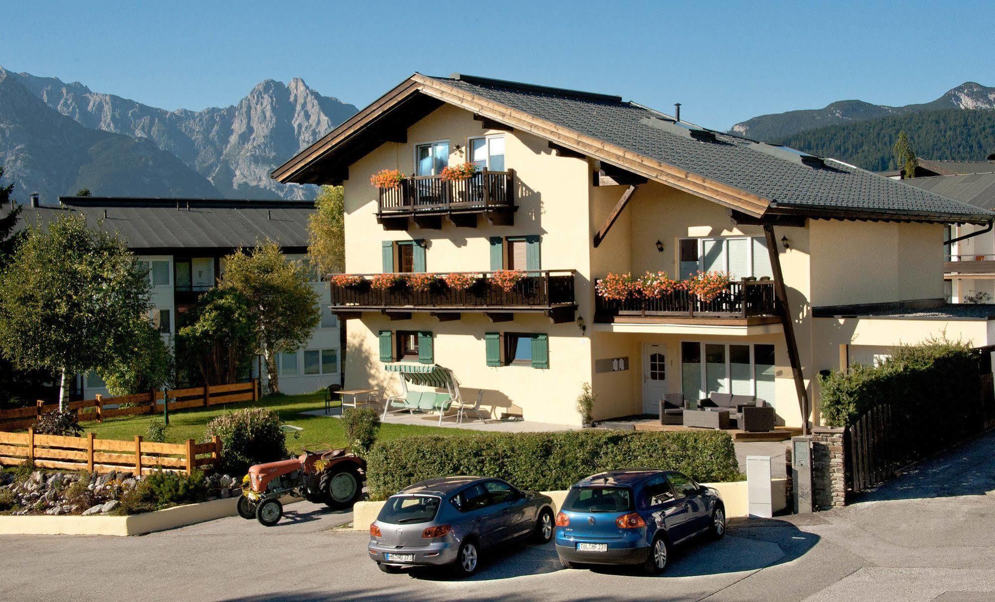 Alpenlandhaus Menardi Seefeld in Tirol Luaran gambar